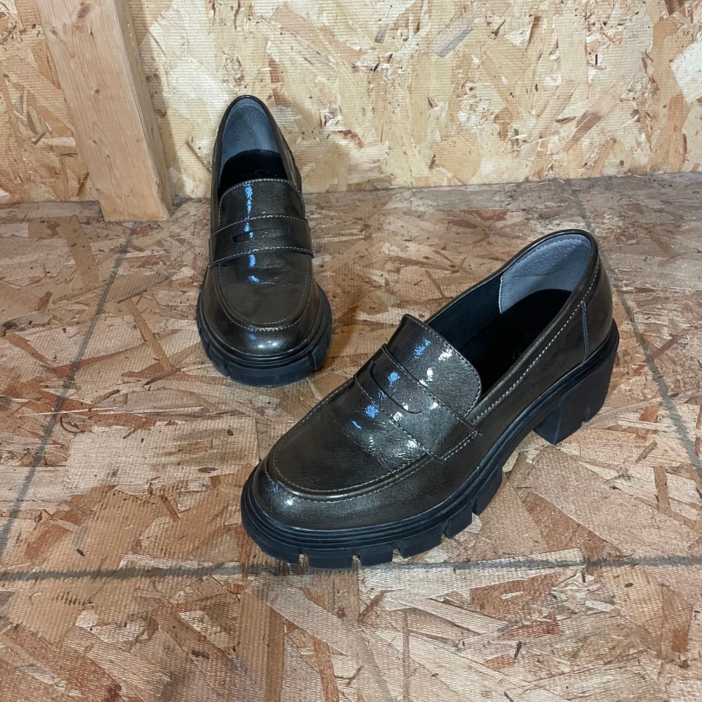 Crown Vintage‎ Sage Penny Loafers Womens 7 Gunmetal Metallic Lug Sole Platform